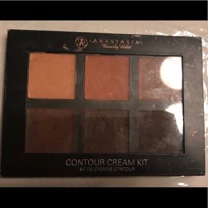 Anastasia Beverley Hills Contour